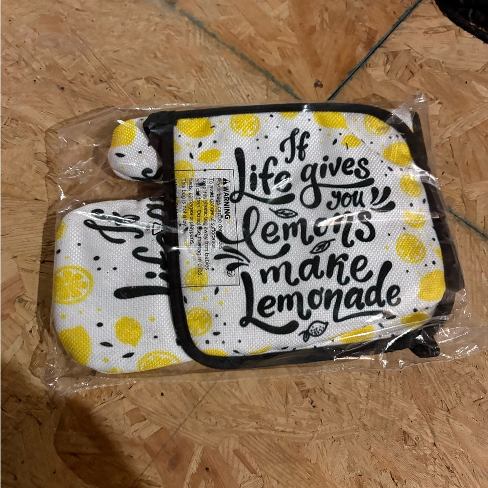Lemonade Themed Pot Holders